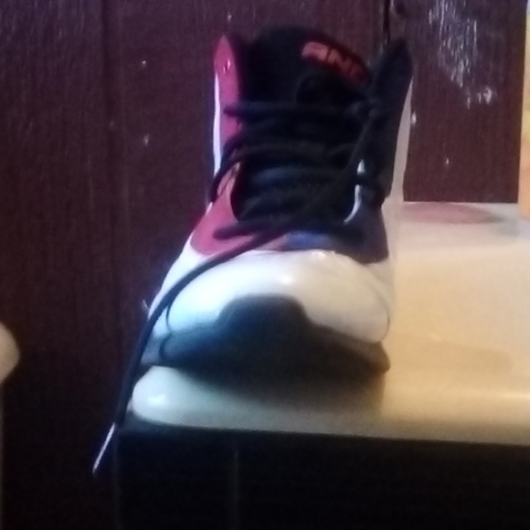 Shoes - Picture 3 of 4